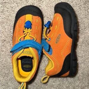Keen Kids' Vibrant Orange and Black Jasper Sneakers